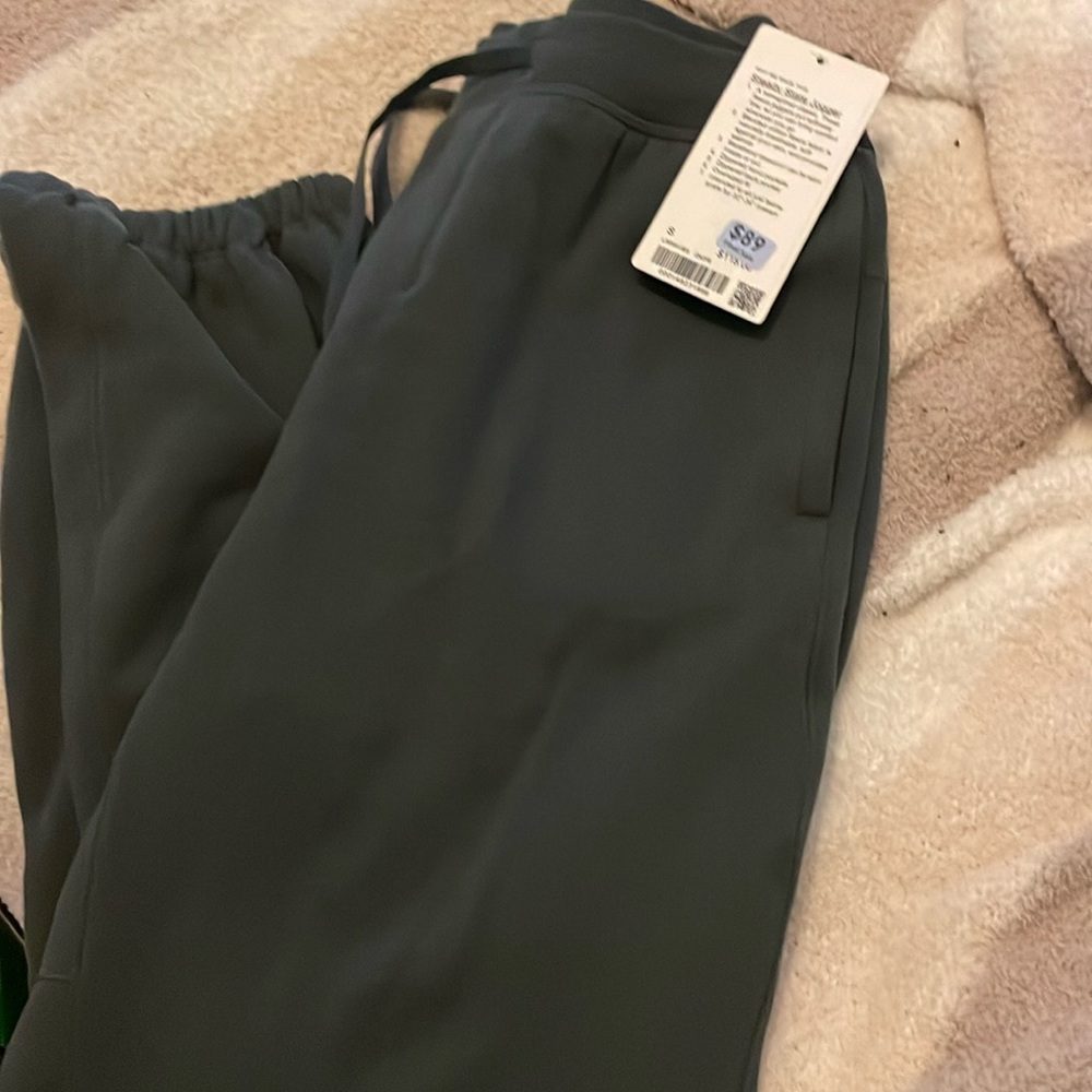 Lululemon men’s joggers